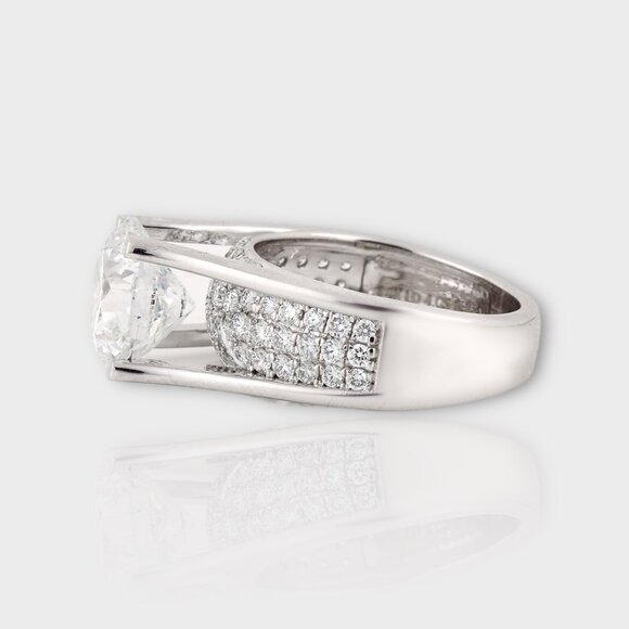 4 Carat Lab Grown Diamond Ring - Picture 4 of 5